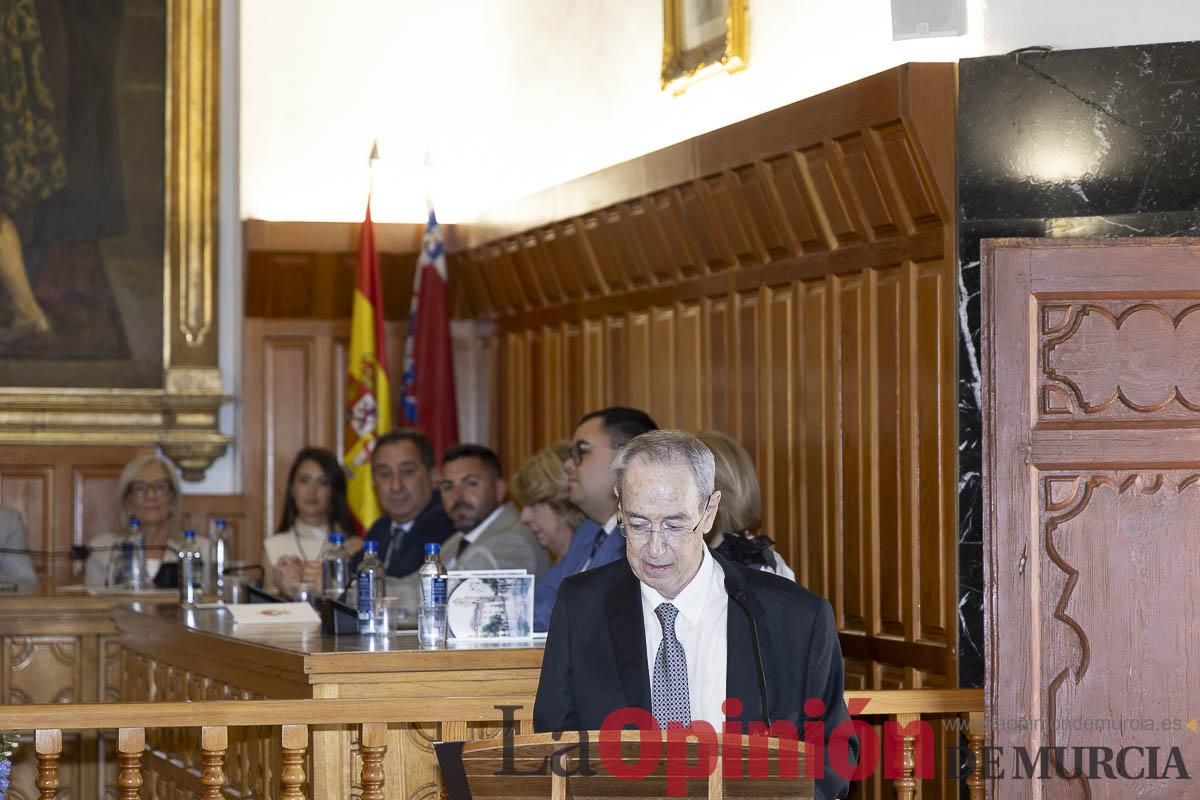 Así se ha vivido el emocionante acto del nombramiento de 'Hijo Predilecto' de Caravaca al doctor Juan Manuel Laborda