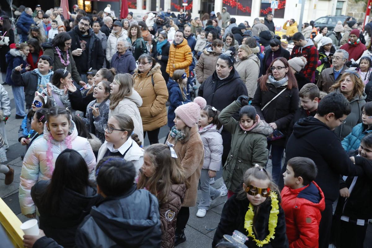 Las familias de Mieres, disfrutando de la Nochevieja Infantil.