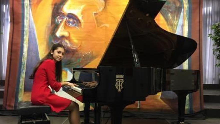 Un arsenal de estatuillas aúpa a la joven promesa valenciana del piano