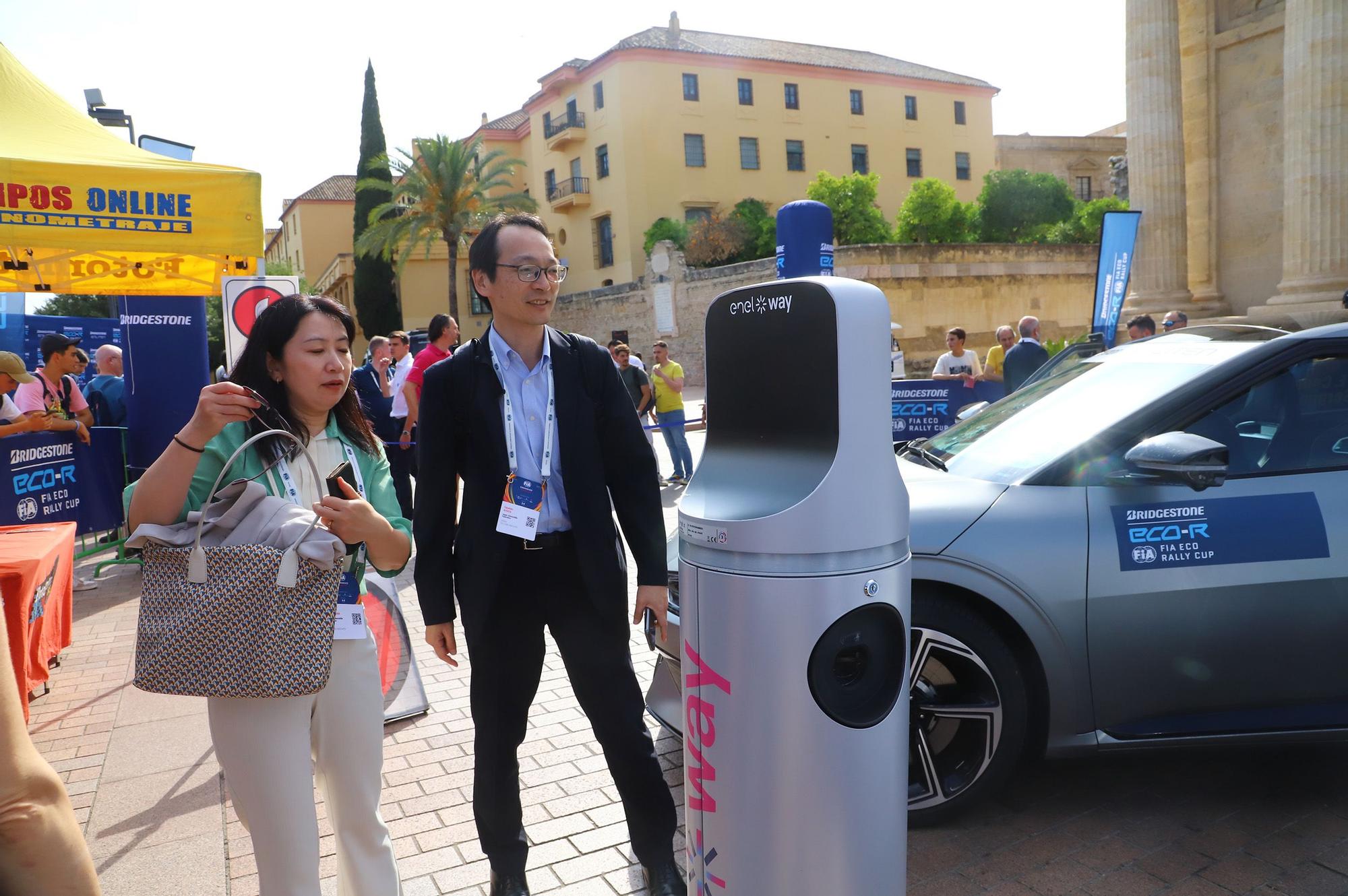 La Salida del EcoRali, una prueba con coches eléctricos ecológicos, en imágenes