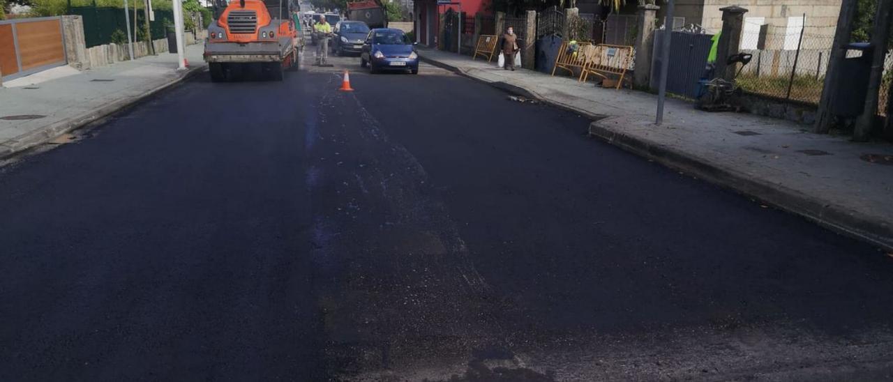 Asfaltado en la avenida Teniente Domínguez, en noviembre de 2020. |   // M.M.