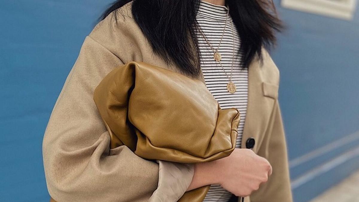 El bolso croissant de Bottega Veneta será el 'it bag' del 2020