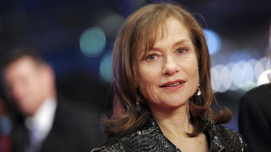 Isabelle Huppert en la alfombra roja de la Berlinale.