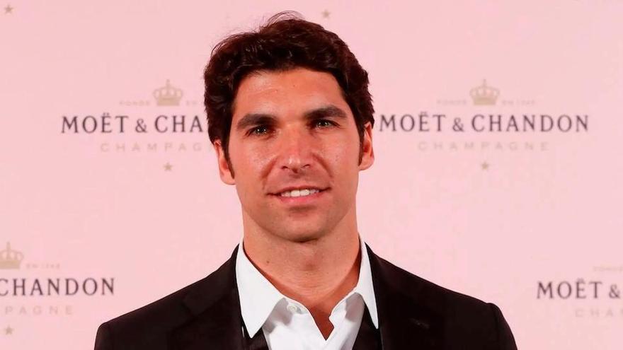 El abogado de Cayetano Rivera visita a su defendido para esclarecer los hechos tras su accidente de tráfico: &quot;Siempre hay versiones&quot;