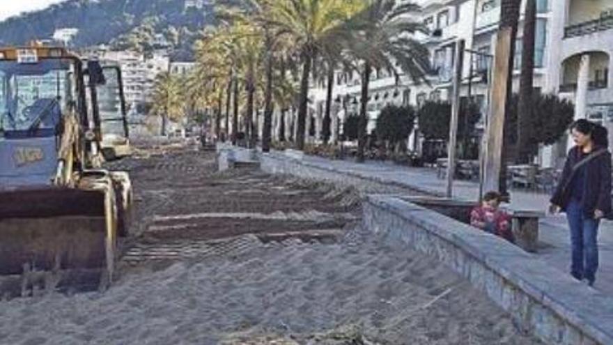 Bagger bei der Arbeit in Port de Sóller.