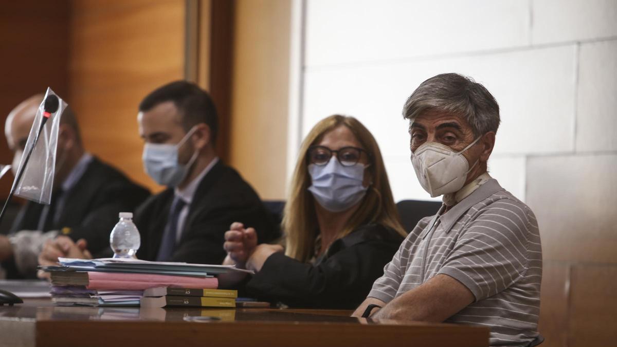 El condenado por el suicidio del menor de Vila-real, durante el juicio desarrollado en 2022.