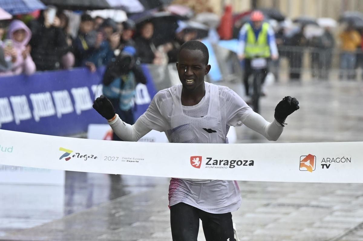 En imágenes | Zaragoza se vuelca con el Maratón y la 10K