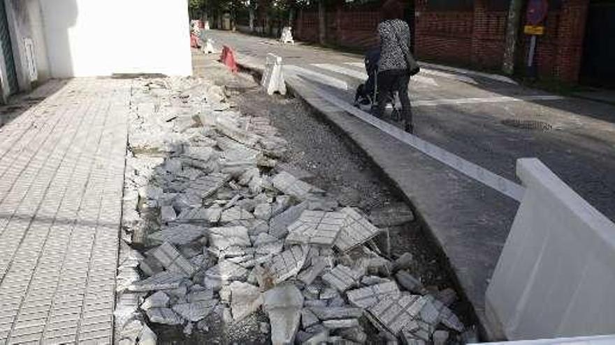 Obras, ayer, en la calle Ramón y Cajal.