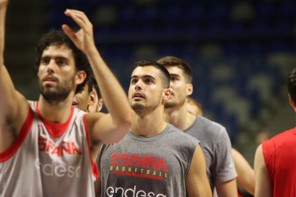 El equipo nacional aterrizó en Málaga al mediodía y por la tarde se entrenó en el Martín Carpena, con el flamante debutante Alberto Díaz y una gran representación del básket malagueño