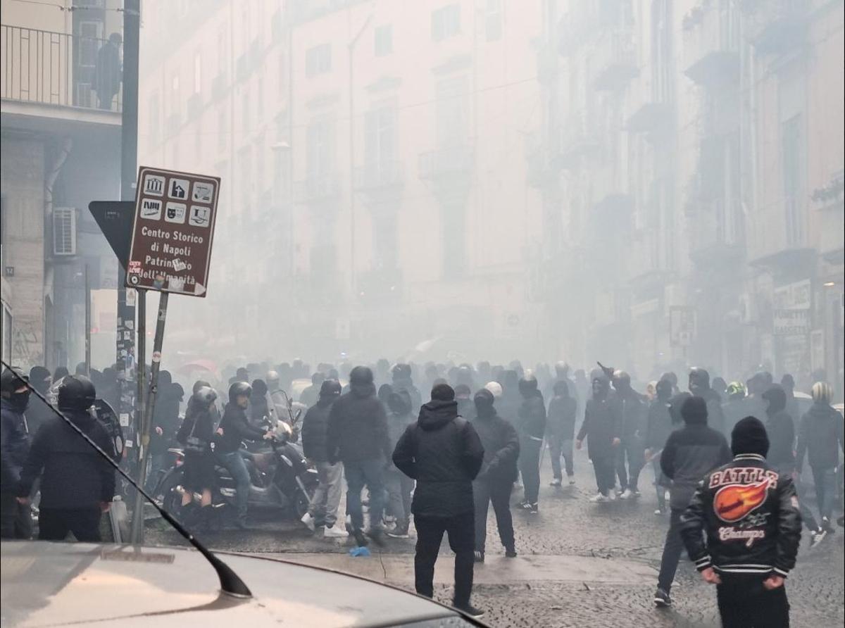 Enfrentamiento entre ultras del Napoli y Eintrachy