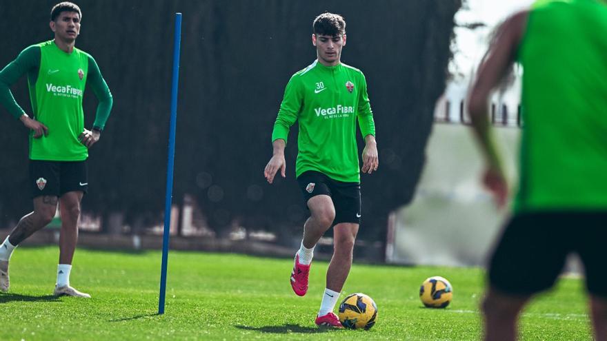 ¿Qué pasa con Rodrigo Mendoza en el Elche?