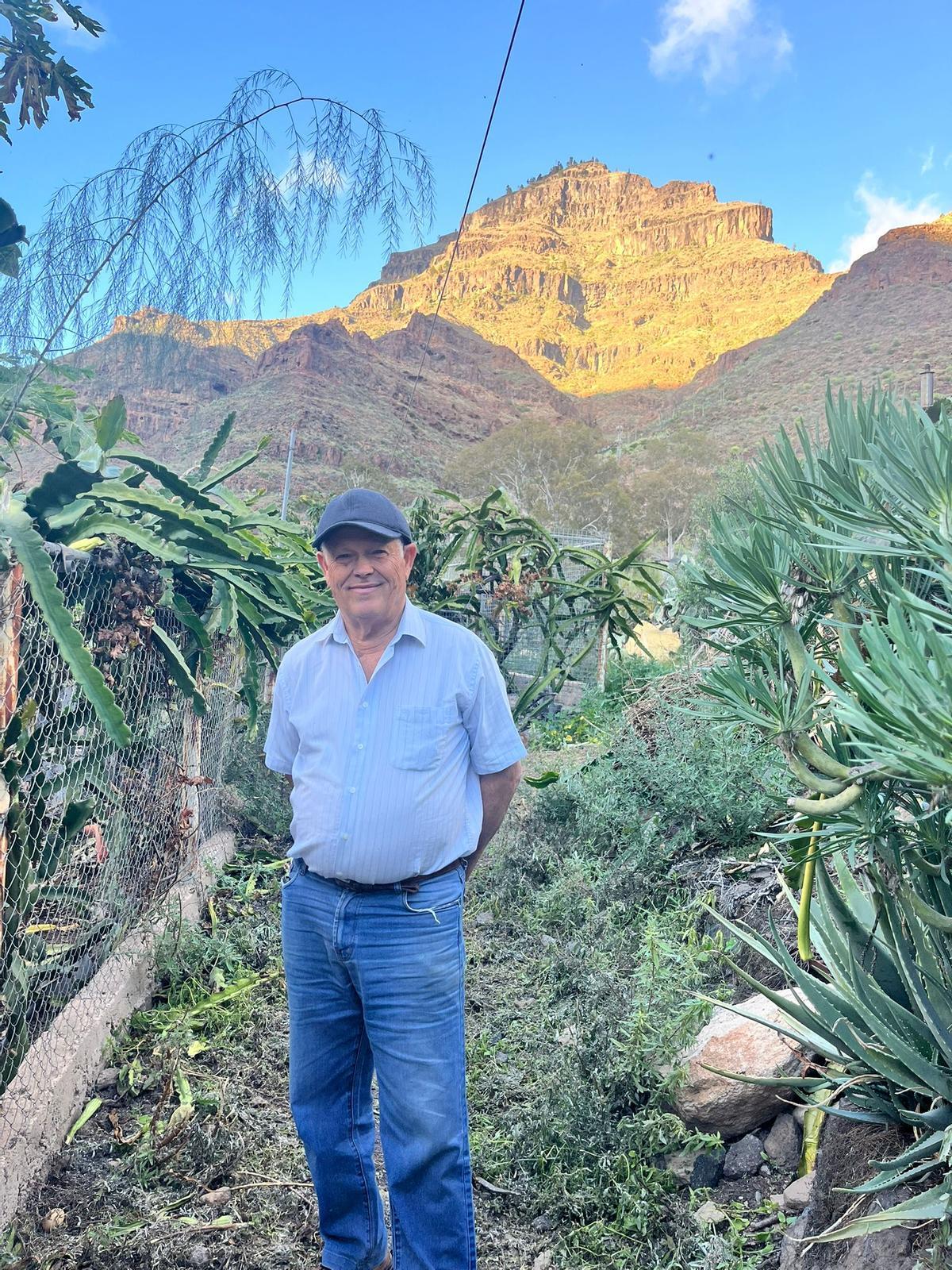 Francisco Quevedo, presidente de la Comunidad de regantes de Cercados de Espino, en su finca.