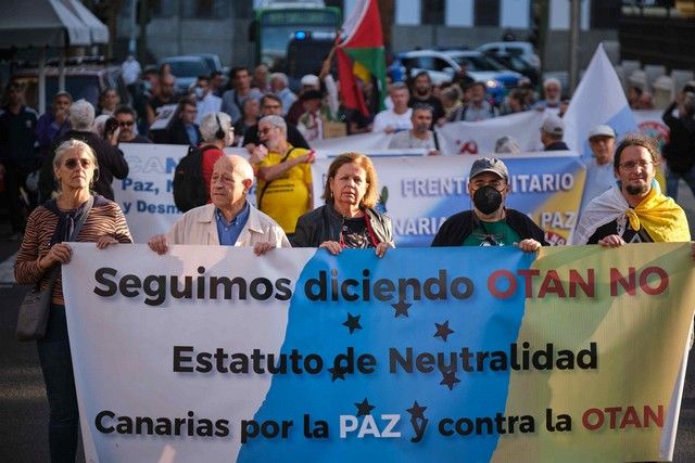 Manifestación en Santa Cruz de Tenerife contra la Cumbre de la OTAN