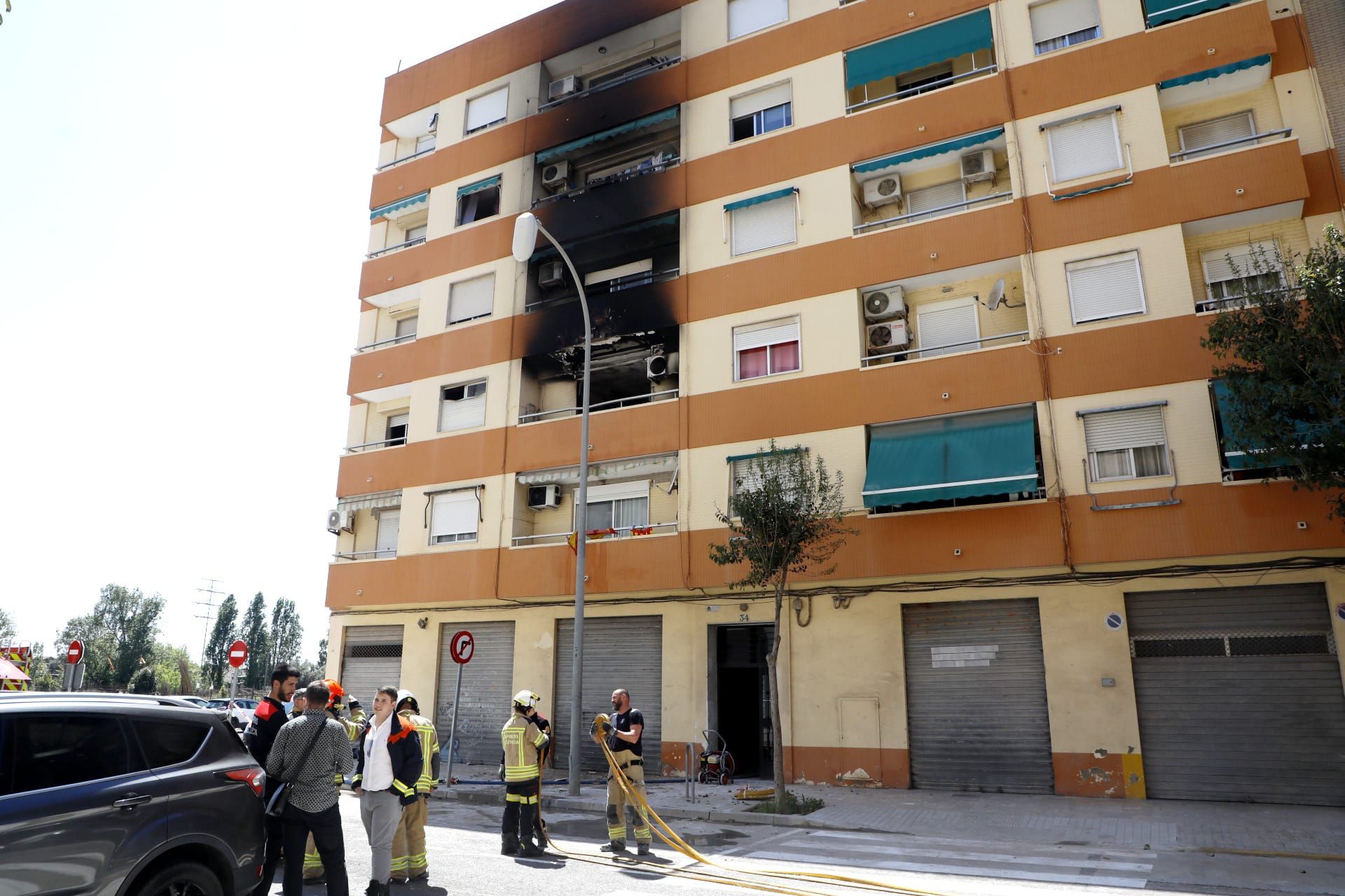 Una mujer muere en el incendio de su piso en Natzaret