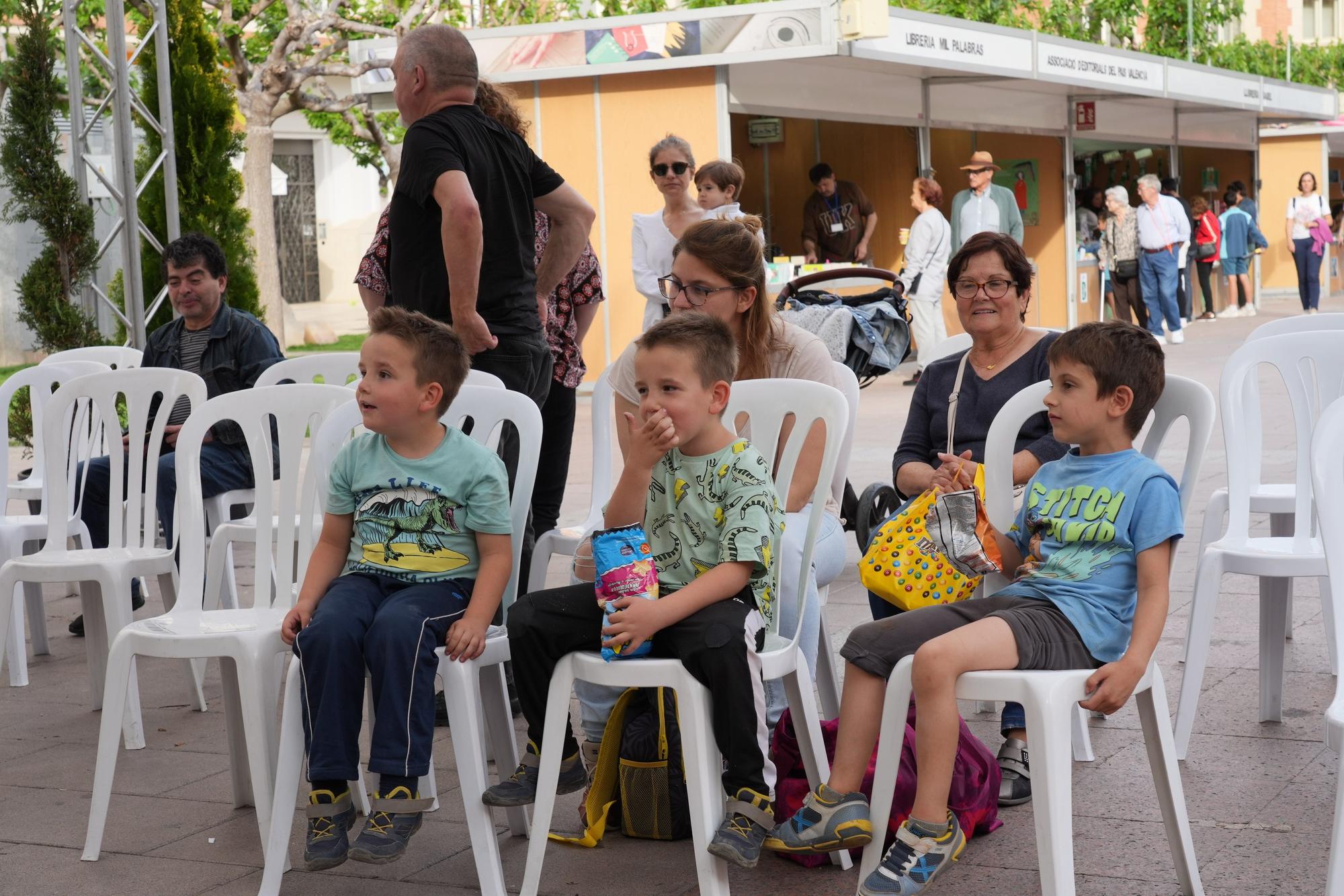 ¡Búscate en la macrogalería! Castellón vive un puente de fiestas en los municipios