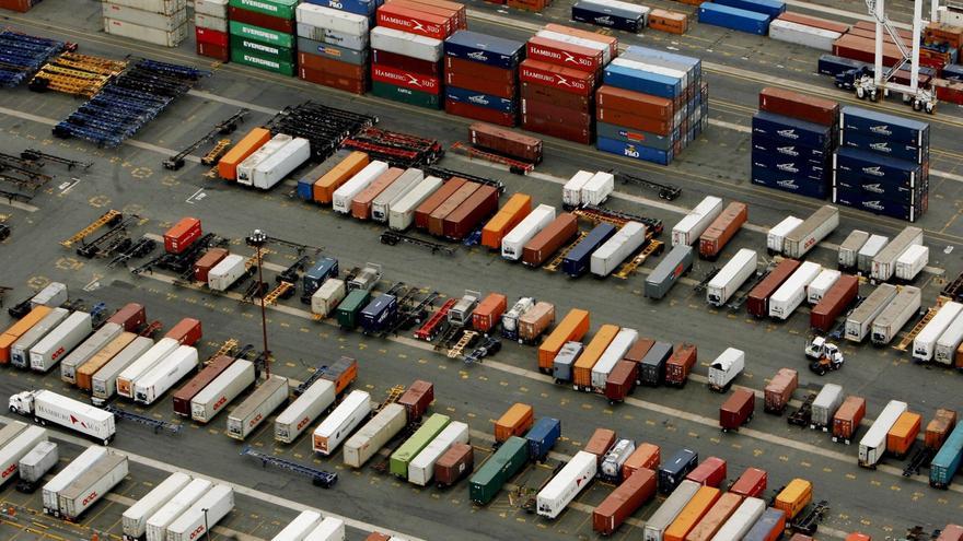 La OMC estima que el comercio mundial crecerá este año un 1,7%, un punto menos que en 2022