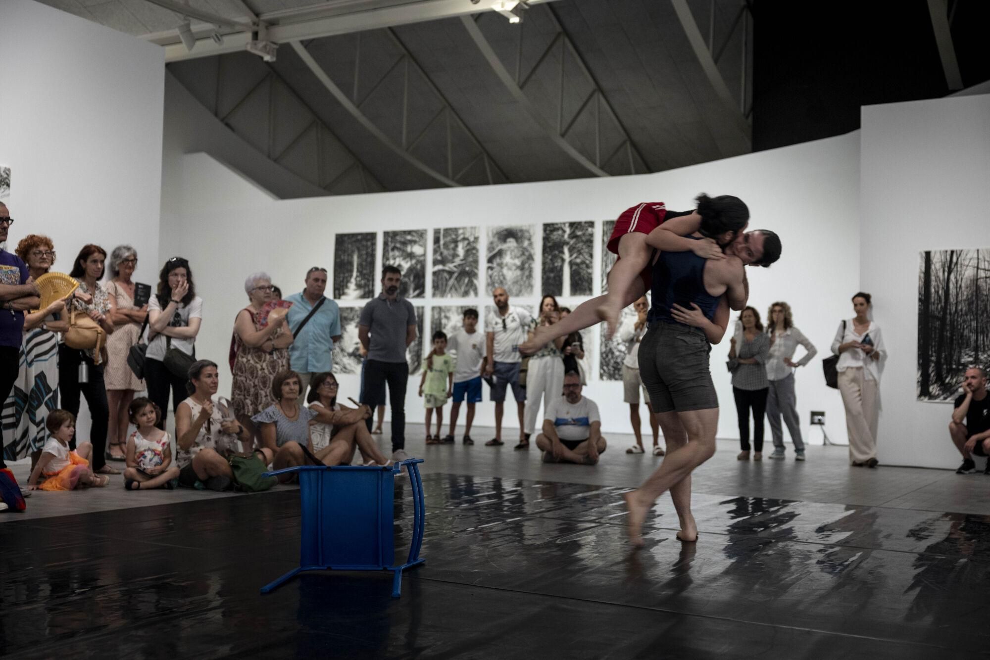 DANZA 'PAS A TROIS' CON HUGO Y VEGA GRIMALT POR EL 30 ANIVERSARIO DEL MUSEO PABLO SERRANO