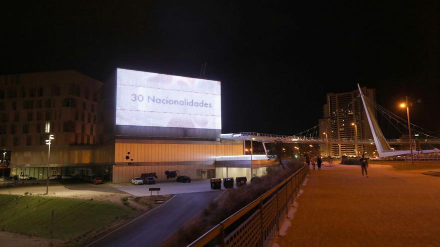 Edificio de Etopia de noche iluminado, en una imagen de archivo