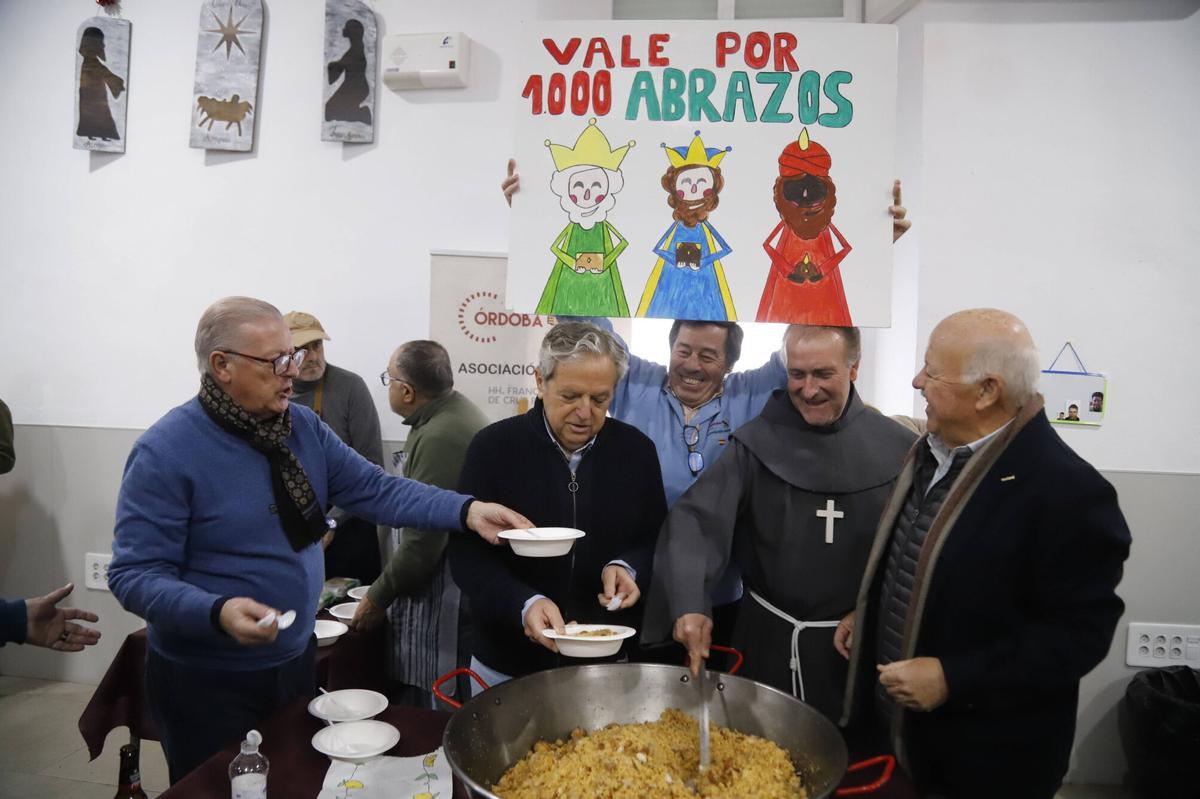 La tradicionales migas de la Cruz Blanca, en imágenes