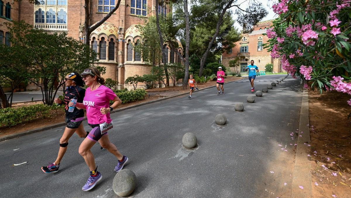 La carrera solidària de l’Hospital de Sant Pau arrenca amb un emotiu homenatge a Emma Roca