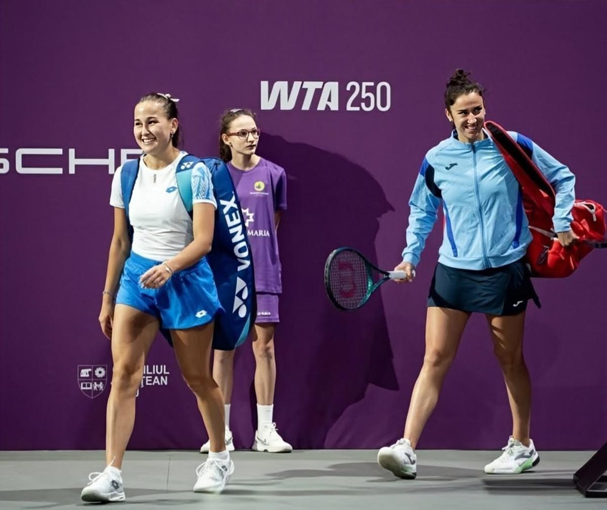 Sara Sorribes y la rusa nacionalizada uzbeca Kamilla Rakhimova, en Cluj-Napoca.