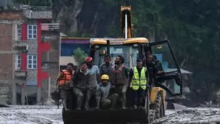 Directo | Nepal eleva a 469 los muertos por la inmensa riada del miércoles