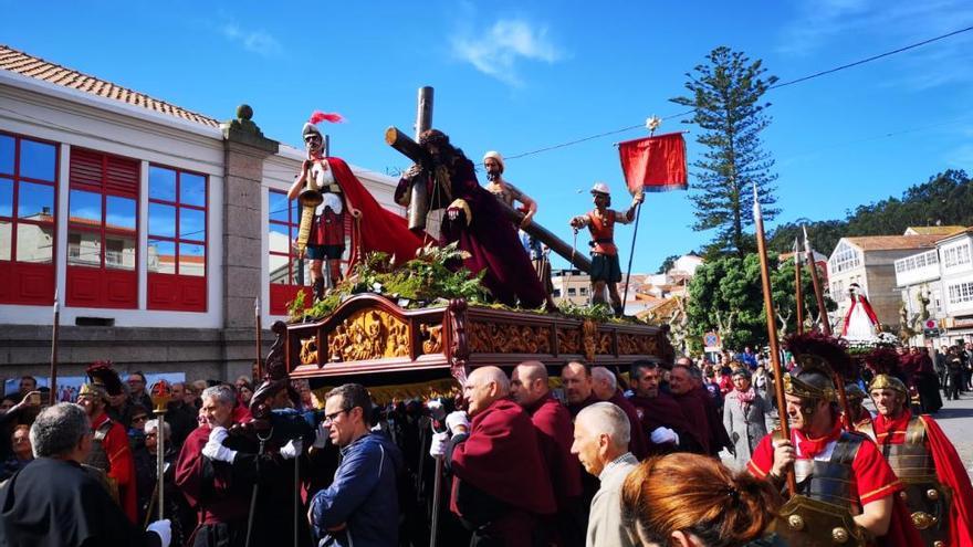 El Santo Encuentro vuelve a la Semana Santa de Cangas pese a la amenaza de lluvia