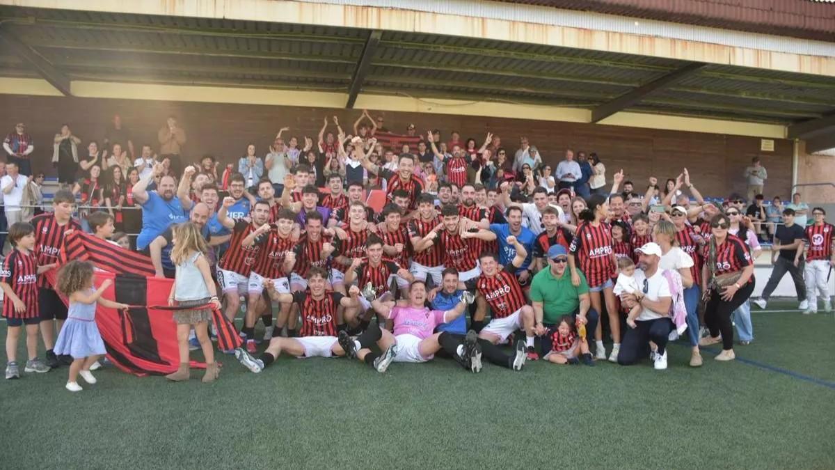 ASCENSO TERCERA RFEF CD LALÍN | El CD Lalín vence en Dumbría en un ...