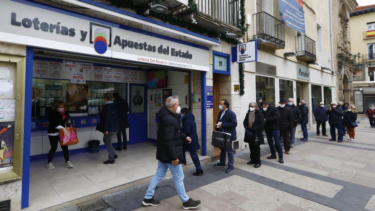 Venta de lotería de navidad en Zaragoza