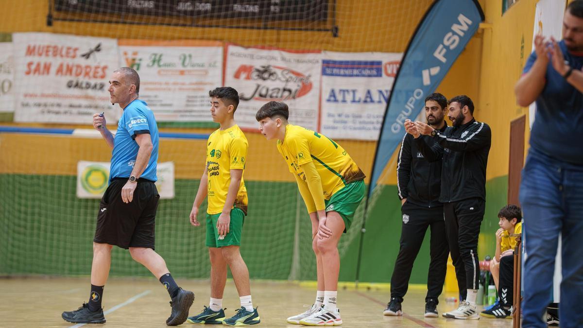 Dani Sarmiento busca a la próxima generación del balonmano en Gáldar