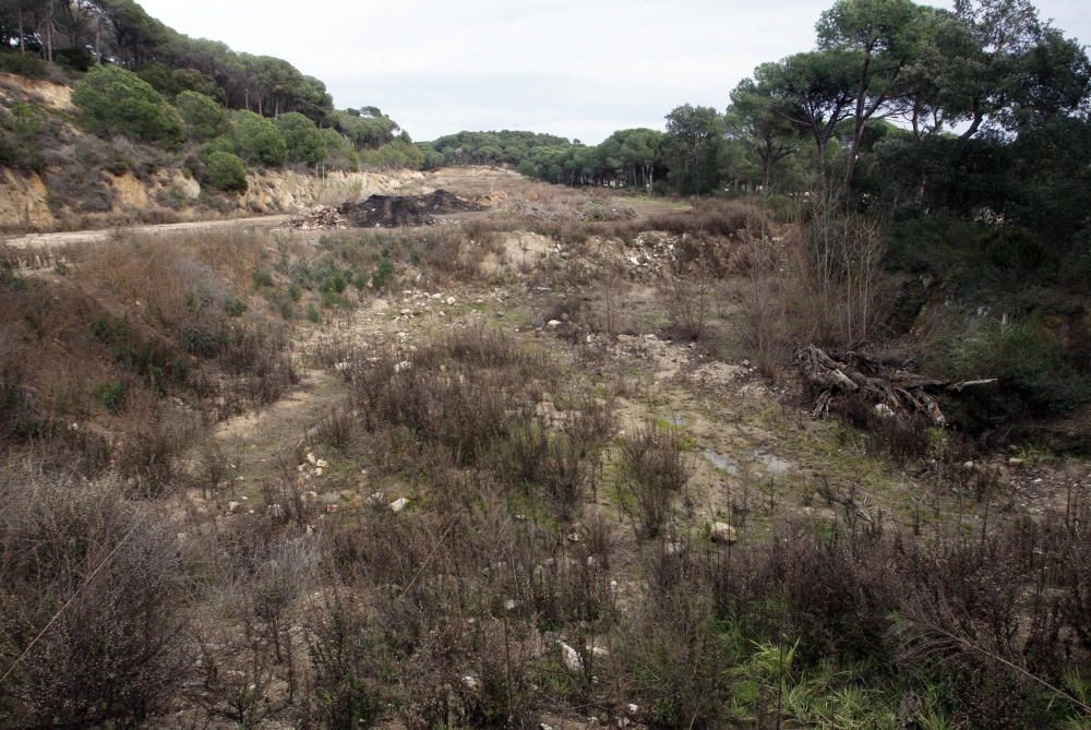 Palamós requereix la restauració d'una bassa al Càmping King's