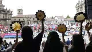 As rúas de Santiago énchense en defensa da lingua: «Teremos futuro en galego»