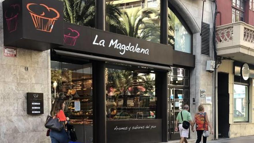 La panadería de La Magdalena en la Corredora, frente a la Glorieta, en el centro de Elche.