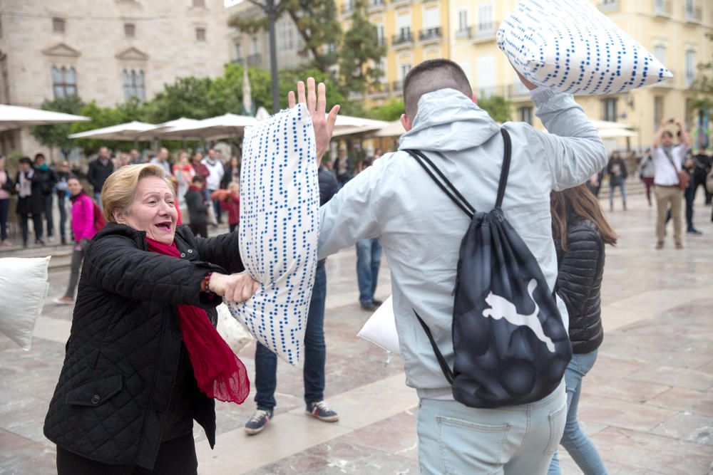 Guerra de almohadas en València