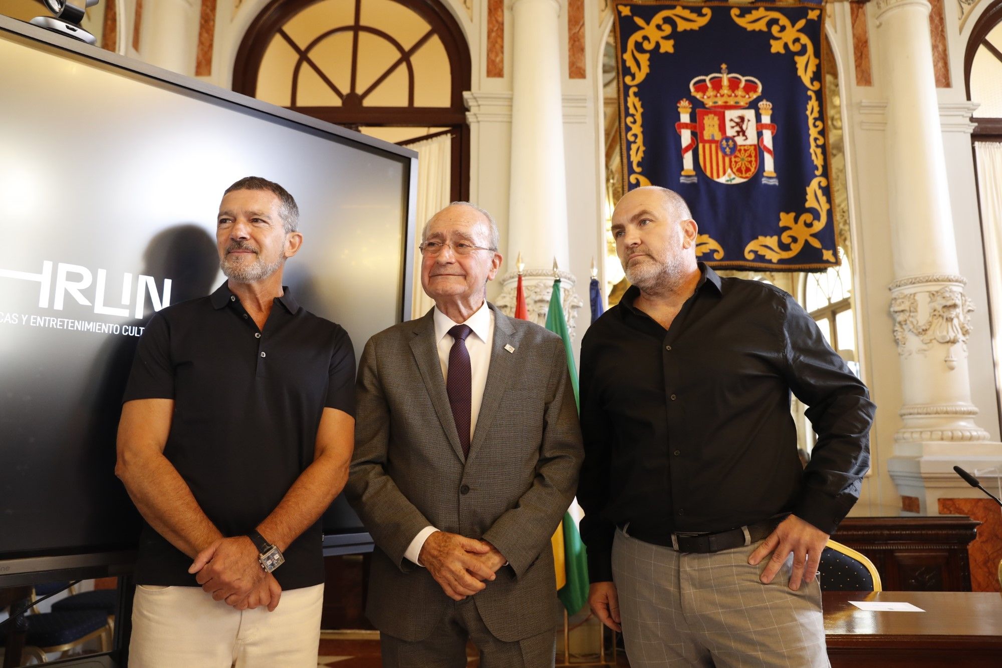 Banderas presenta en el Ayuntamiento de Málaga un nuevo centro de formación de técnicos