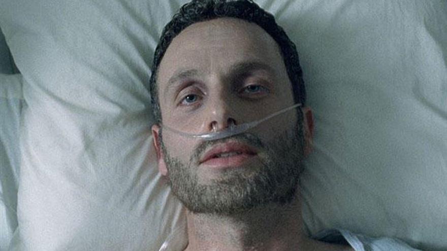 Rick despierta del coma en el piloto de la serie