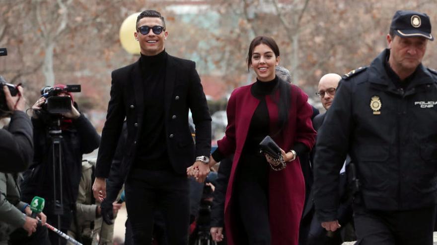 Cristiano assisteix als jutjats per ratificar el seu pacte amb Hisenda