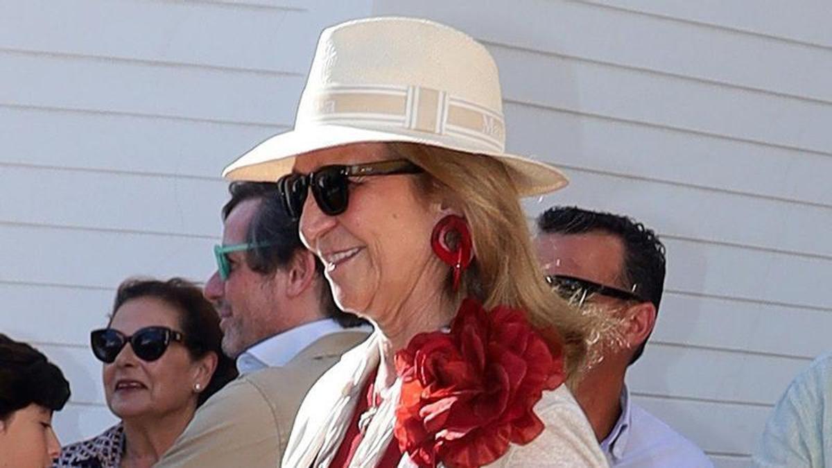La Infanta Elena llegan a la plaza de la Maestranza este jueves para ver a Morante de la Puebla