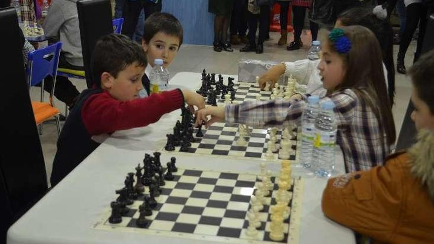 El I Campeonato de Ajedrez pone fin a las actividades que organiza Unidos Contra el Cáncer