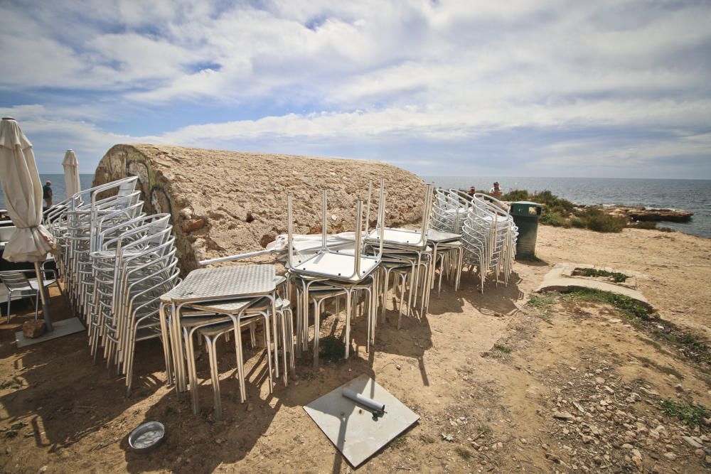 Restos del cuartel de carabineros ocupado por un chiringuito en Punta Prima de Torrevieja