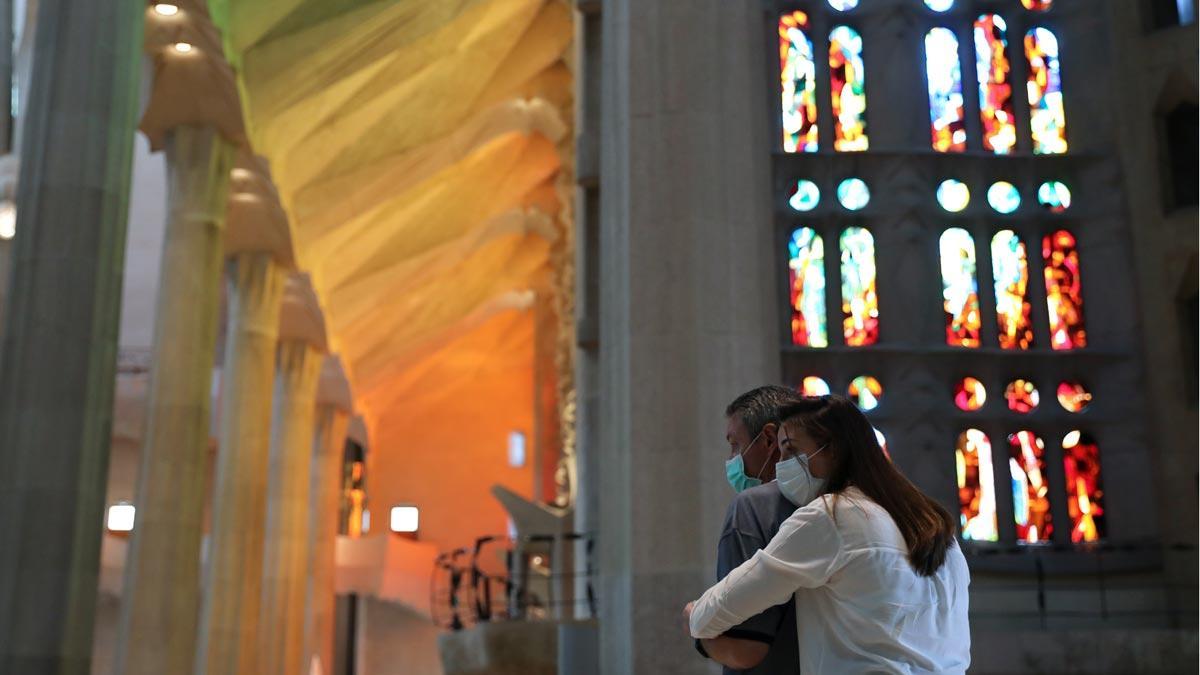 La Sagrada Famíliia abre sus puertas a los sanitarios