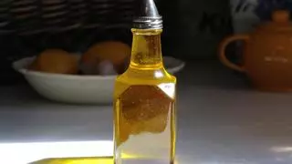 Consejos para sustituir el carísimo aceite de oliva por el de girasol en la cocina