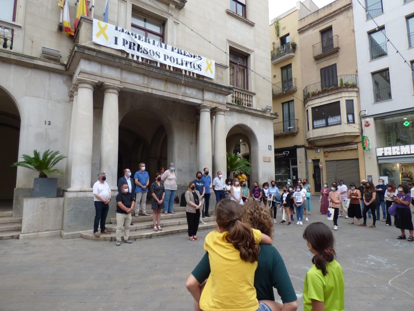 Minut de silencia a Figueres contra les violències masclistes