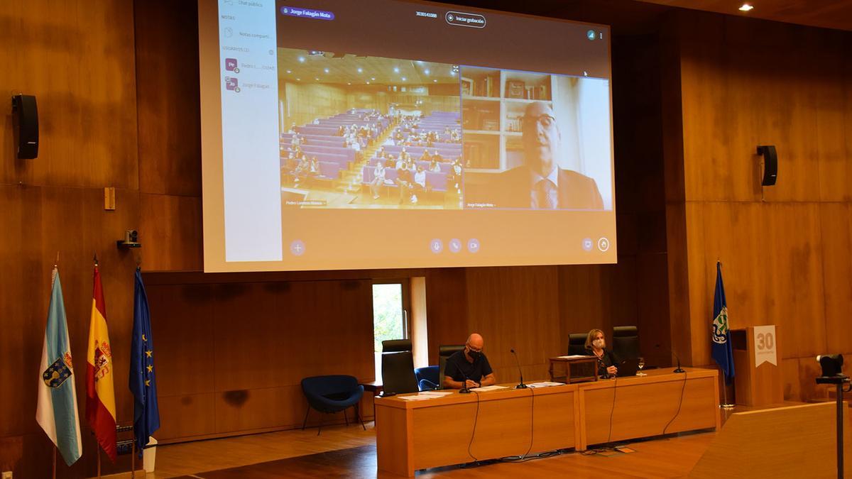 Falagán intervino por videoconferencia en la junta de facultad.