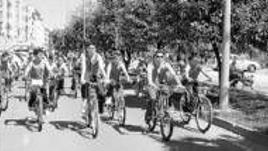 Cruz roja celebra el dia de la bicicleta