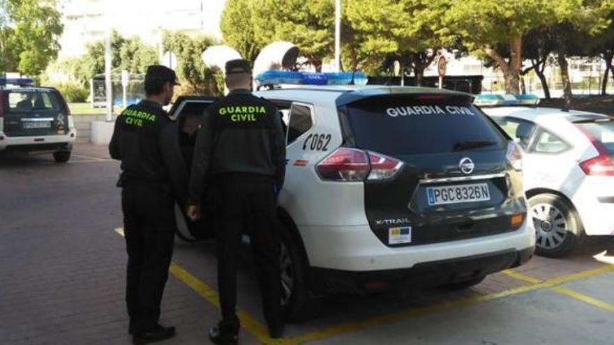 Arrestado por robar en una casa y amenazar a los vecinos que le sorprendieron