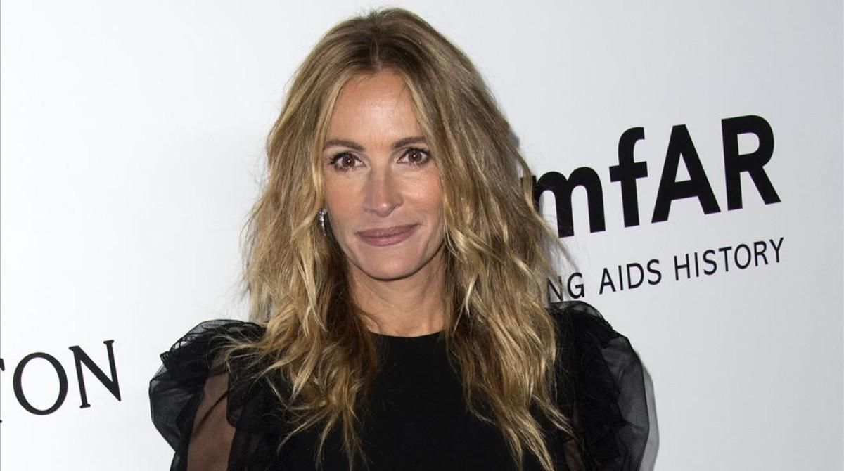 zentauroepp40529588 actress julia roberts attends the amfar gala los angeles in 171019191030