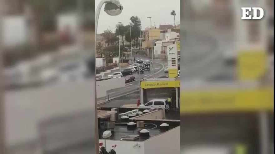 Coronavirus en Tenerife | Detenido un hombre en Tenerife que intentó atropellar a unos agentes en un control