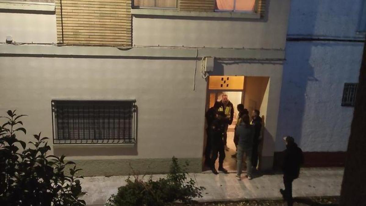 Uno de los registros domiciliarios se llevó a cabo en el número 2 de la calle Pino, en Ontinar de Salz.