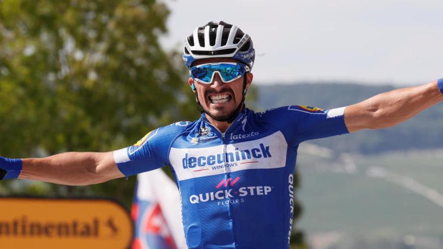 Alaphilippe guanya a Épernay i es posa el mallot groc